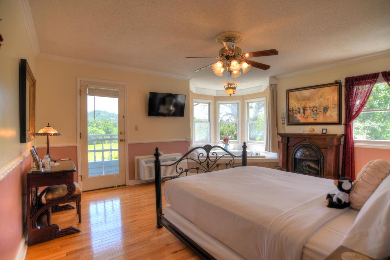 Blue Mountain Mist Country Inn Sevierville Exterior photo