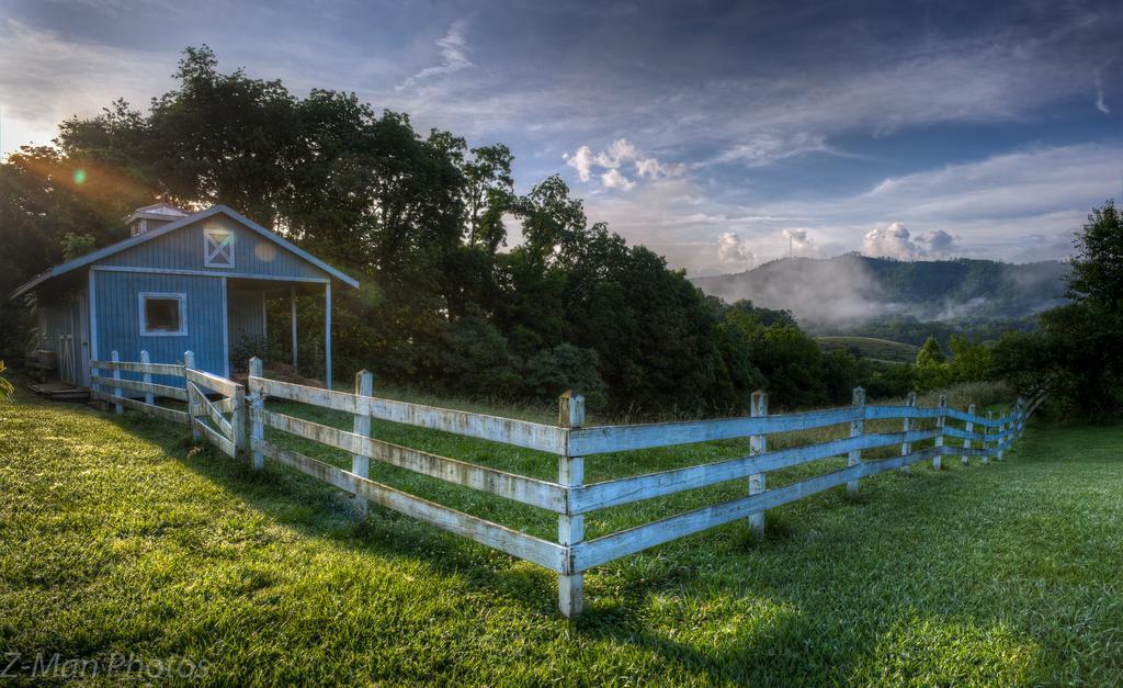 Blue Mountain Mist Country Inn Sevierville Exterior photo