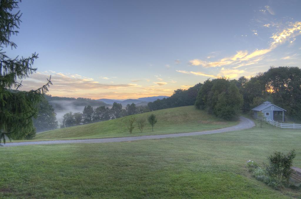 Blue Mountain Mist Country Inn Sevierville Exterior photo