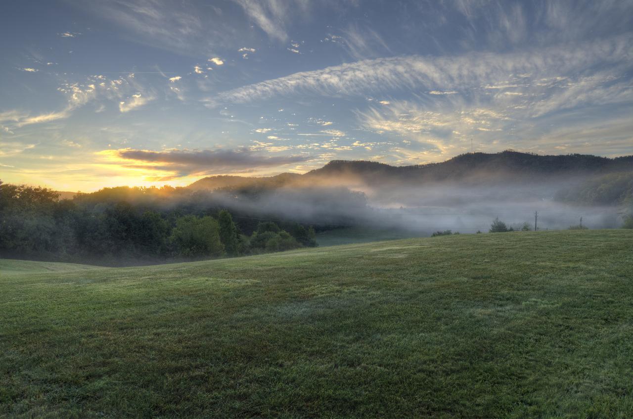 Blue Mountain Mist Country Inn Sevierville Exterior photo